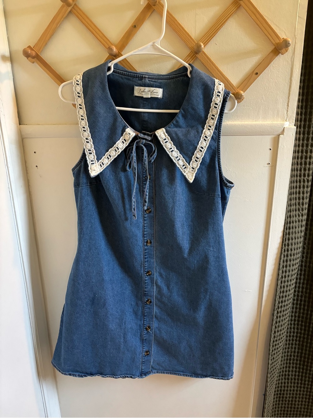 Sleeveless Blue Denim Tunic with White Lace Collar - Unknown Brand